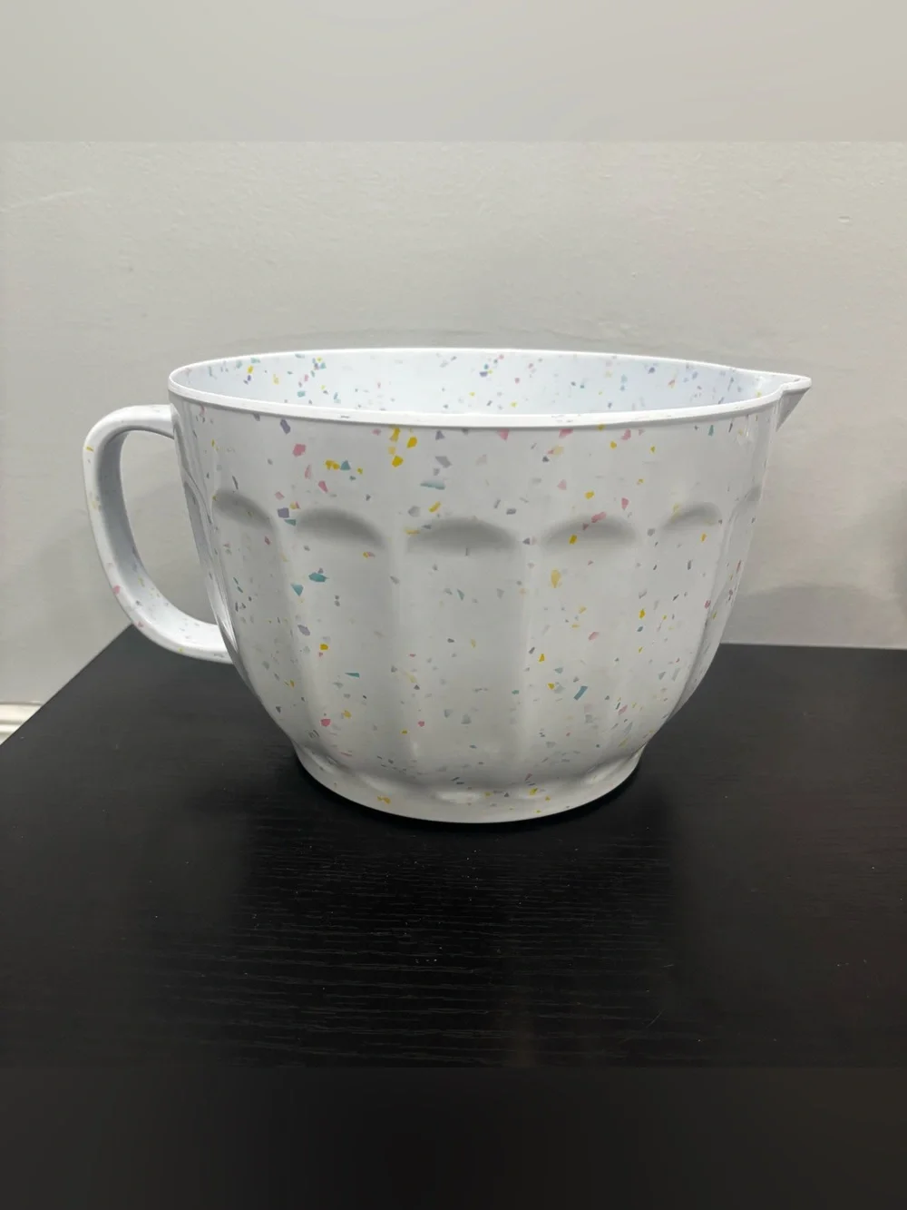 Melamine converter large Speckled White Mixing Bowl with Handle and Pour Spout